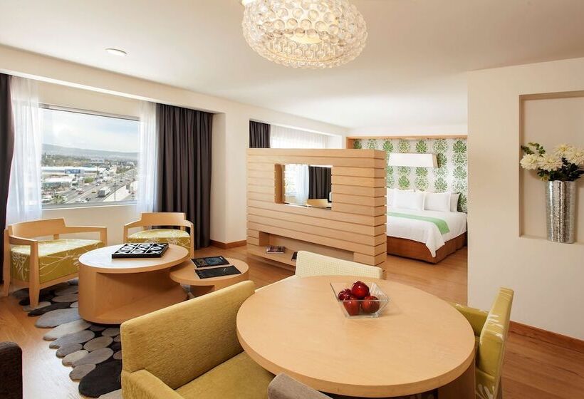 Полулюкс, NH Queretaro