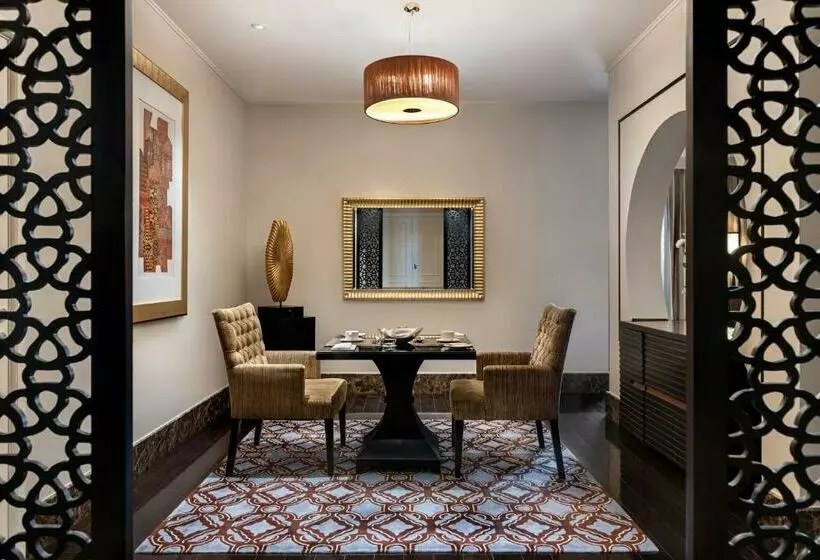 ロイヤルスイート２ベッドルーム, Oaks Ibn Battuta Gate Dubai