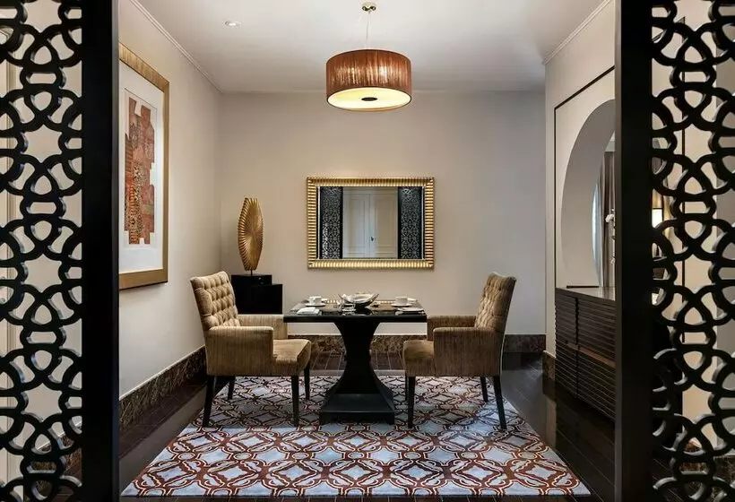 ロイヤルスイート２ベッドルーム, Oaks Ibn Battuta Gate Dubai