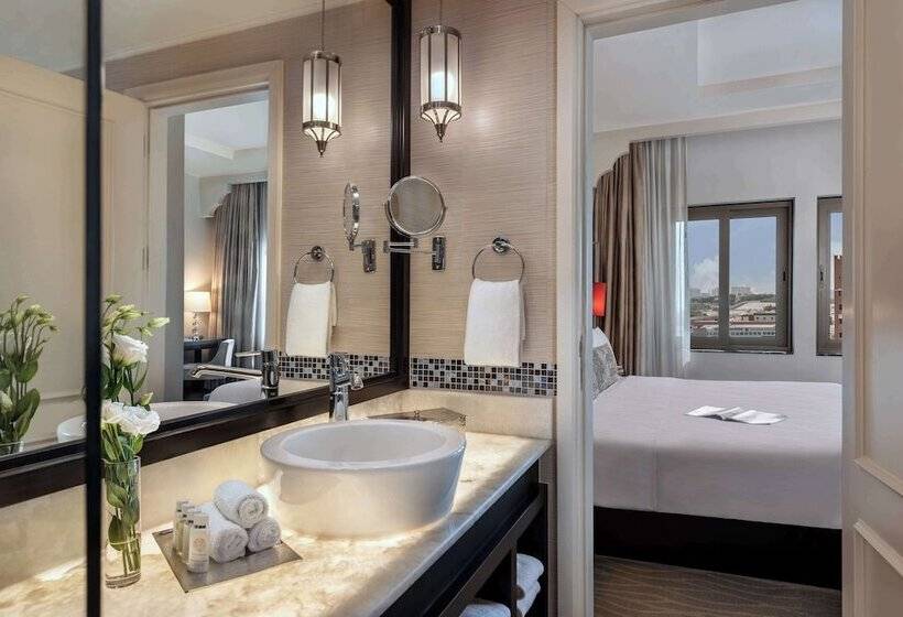 Люкс Real 2 Спальни, Oaks Ibn Battuta Gate Dubai