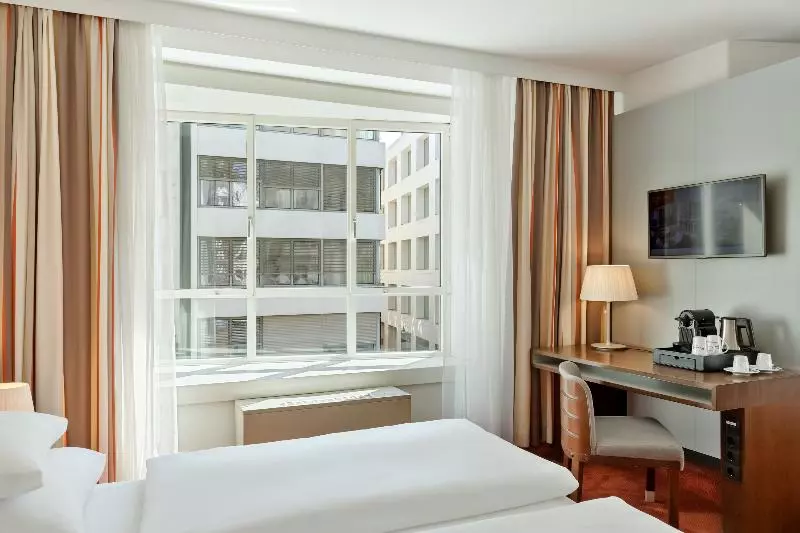 スーペリアールーム, Rocky Plaza Hotel Padang