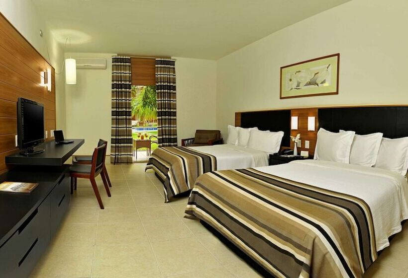 اتاق لوکس با چشم‌انداز استخر, Royal Tulip Jp Ribeirão Preto