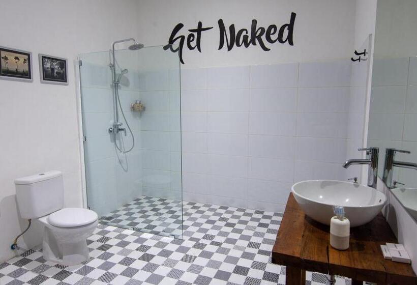 סוויטה דלוקס, Sanur House