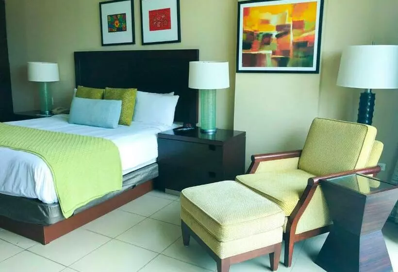 اتاق استاندارد با تخت بزرگ, Summit Rainforest Golf Resort & All Inclusive