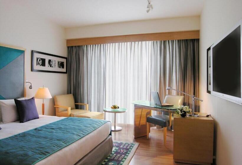 غرفة ديلوكس سرير كينج, Taj Chandigarh