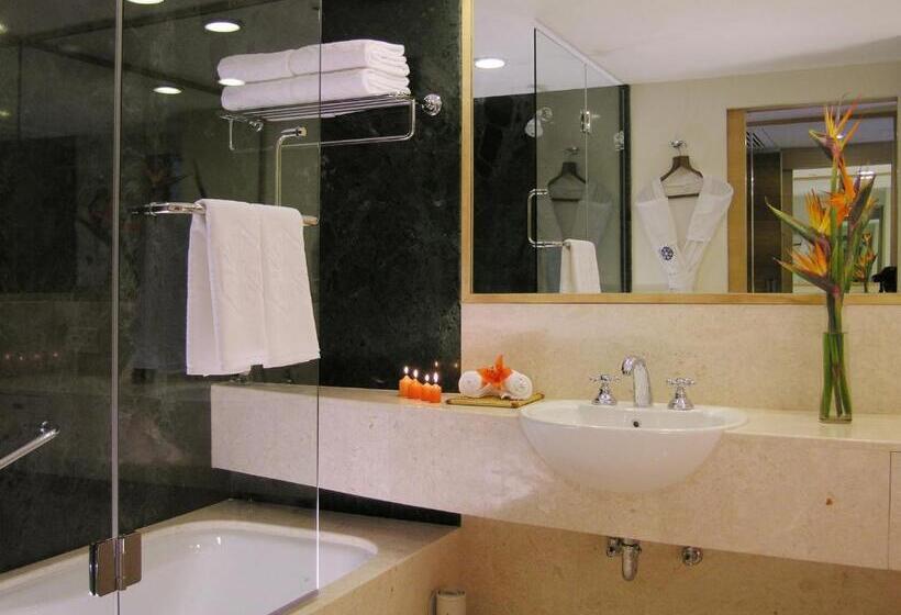 غرفة ديلوكس سرير كينج, Taj Chandigarh