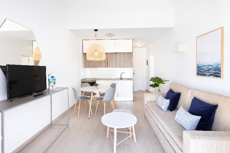 Номер Премиум, Taj Club House