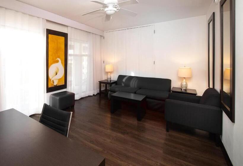 Люкс Вид на Город, S Hotel Kingston
