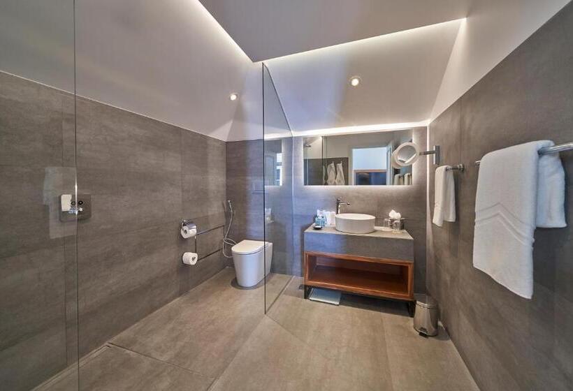 جناح جونيور مزوَّد بتراس, Les Suites At The Cliff Bay   Portobay