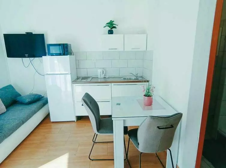 Huoneisto 1 Makuuhuone Parveke, Apartments Jagoda