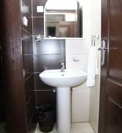 اتاق لوکس با بالکن, Duod