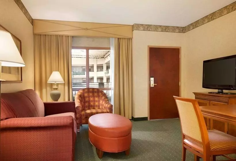 身障者適用スイートルーム, Embassy Suites Lincoln