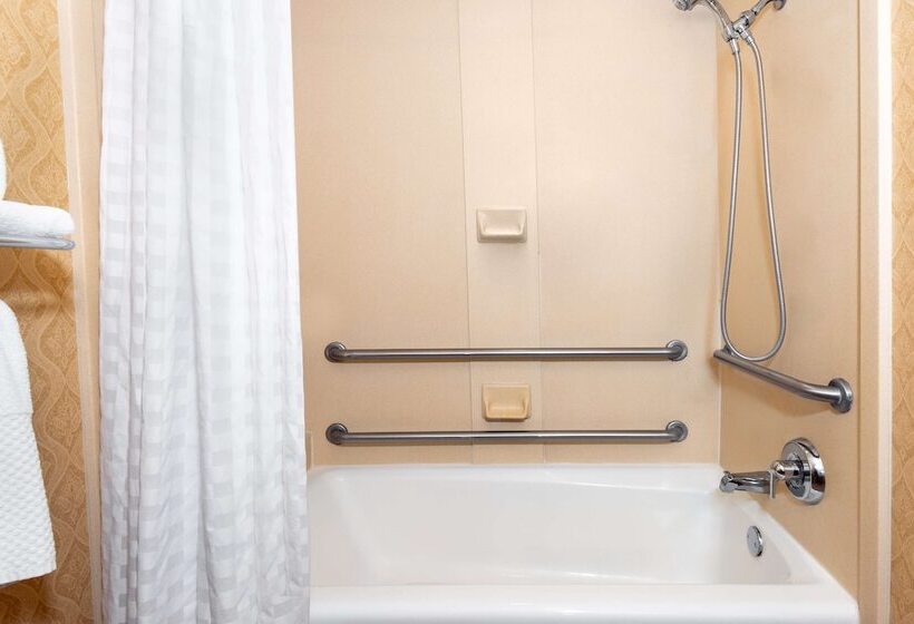 장애인을 위한 스위트, Embassy Suites Lincoln