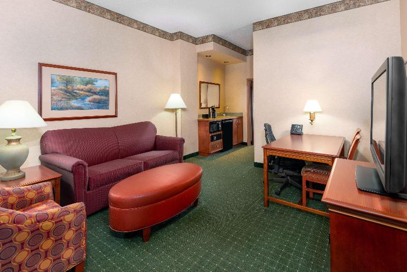 스위트 킹사이즈 침대, Embassy Suites Lincoln