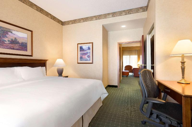 프리미엄 스위트, Embassy Suites Lincoln