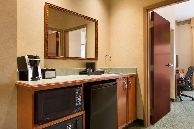 프리미엄 스위트, Embassy Suites Lincoln