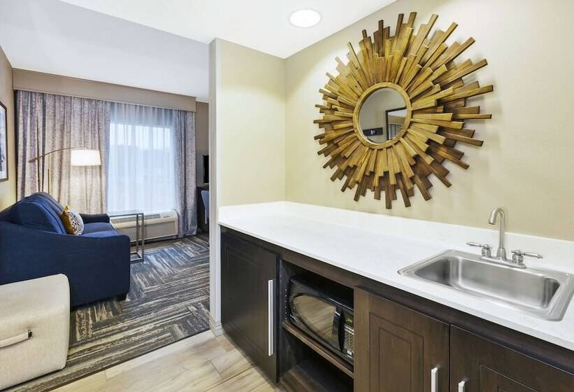 スタンダードスタジオ, Hampton Inn & Suites Wells Ogunquit