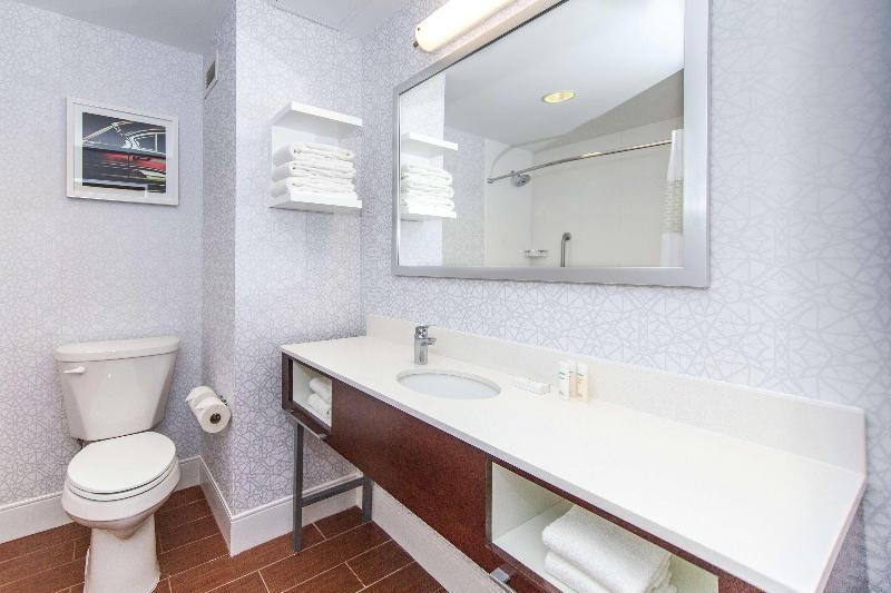 غرفة قياسية سرير كينج, Hampton Inn Deadwood At Tin Lizzie Gaming Resort