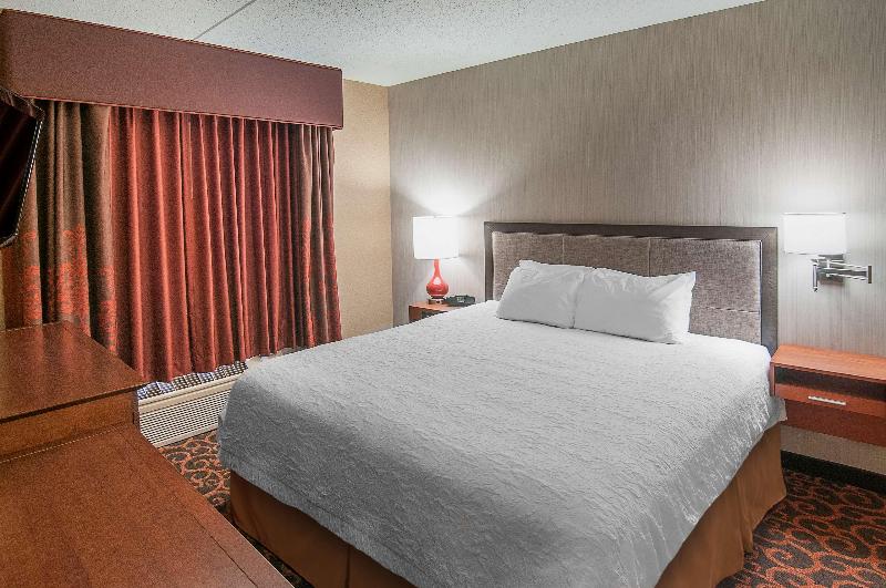 Люкс Кровать Кинг, Hampton Inn Deadwood At Tin Lizzie Gaming Resort
