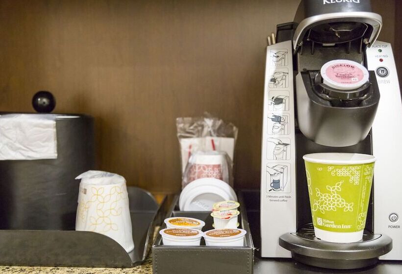 带2个双人床的标准工作室, Hilton Garden Inn Plymouth