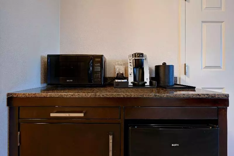 Standard-huone King-vuode, Hilton Garden Inn San Bernardino