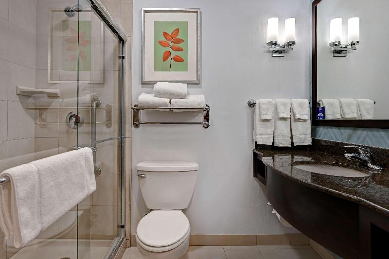 带大床的标准间, Hilton Garden Inn San Bernardino