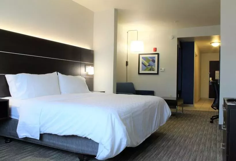スイート, Holiday Inn Express Hotel & Suites Napa Valley American Canyon, An Ihg