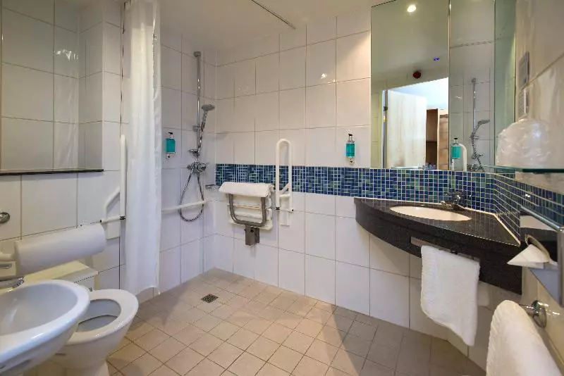 身障者適用キングサイズベッドルーム, Holiday Inn Express Hotel & Suites Napa Valley American Canyon, An Ihg