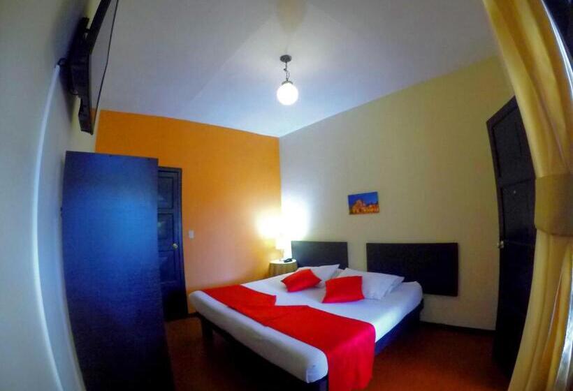 スタンダードルーム, La Herreria Colonial