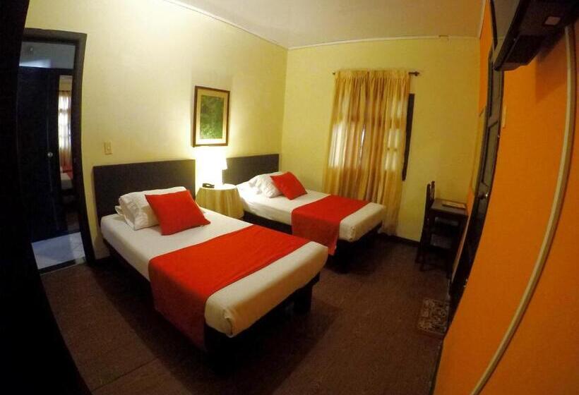 スタンダードルーム, La Herreria Colonial