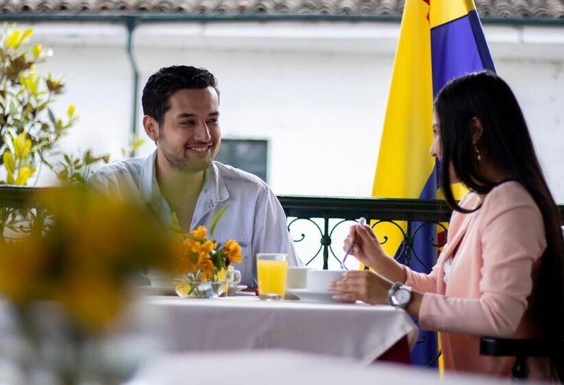 ファミリールーム, La Herreria Colonial