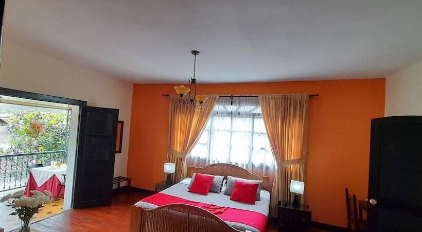 スタンダードルーム, La Herreria Colonial