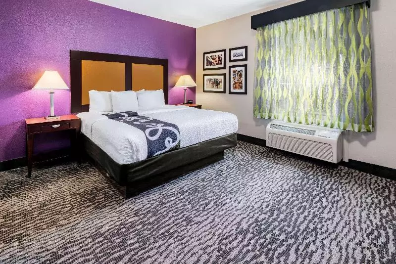キングサイズベッドのデラックススイート, La Quinta By Wyndham Dfw Airport West   Bedford