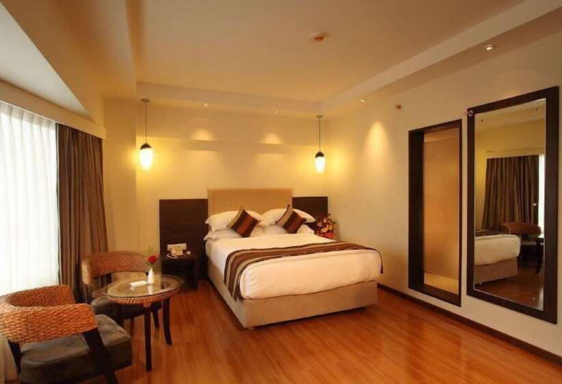 Номер Deluxe, Mapple Adhwryou Pune