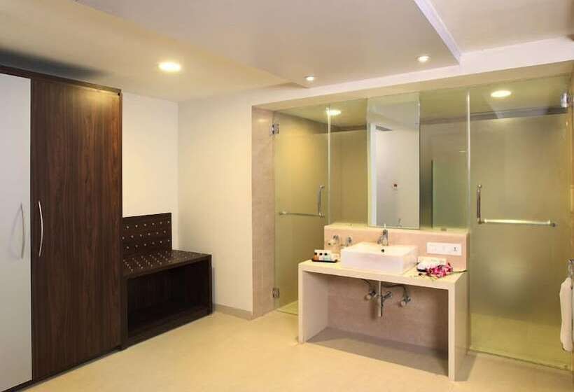 חדר סופריור, Mapple Adhwryou Pune