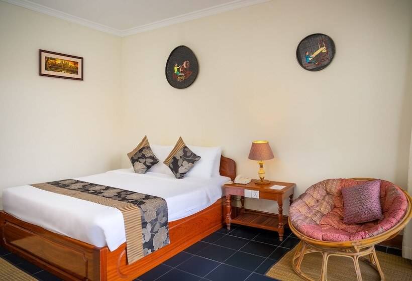 اتاق لوکس با چشم‌انداز استخر, Silk D  Angkor Boutique