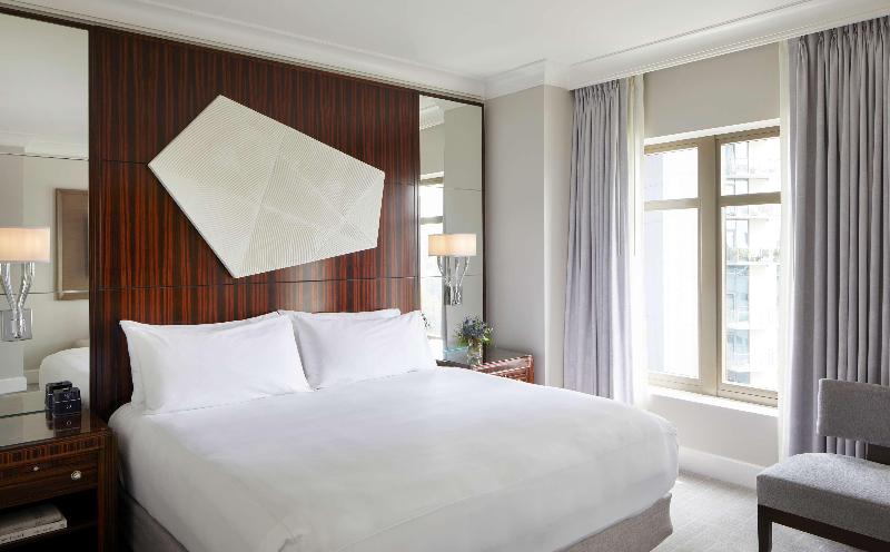 디럭스 룸 킹사이즈 침대, Waldorf Astoria Atlanta Buckhead