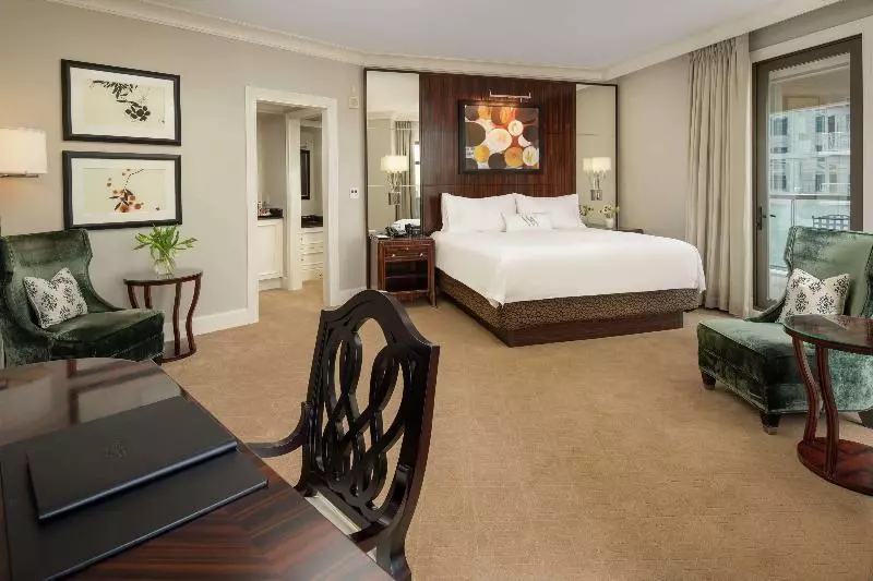 キングサイズベッドのスタンダードルーム, Waldorf Astoria Atlanta Buckhead