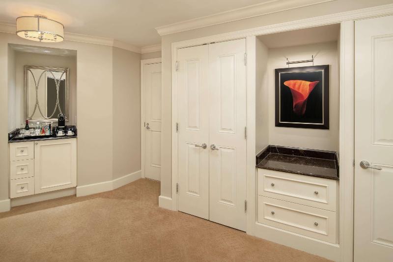 프리미엄 룸, Waldorf Astoria Atlanta Buckhead