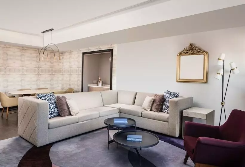 سوئیت پرزیدنت, Archer Hotel Old Town Alexandria