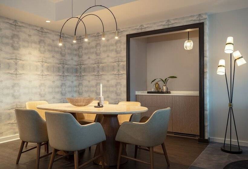 Президентский Люкс, Archer Hotel Old Town Alexandria