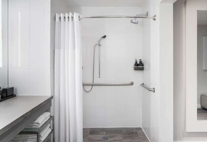 Люкс Адаптированный для Инвалидов, Archer Hotel Old Town Alexandria