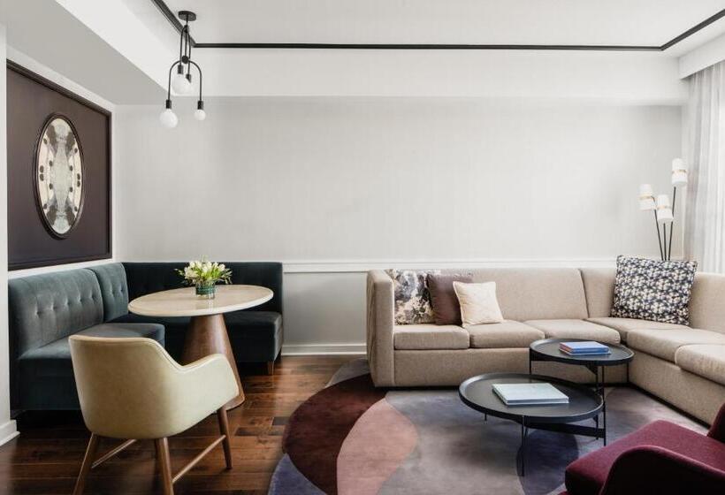 Президентский Люкс, Archer Hotel Old Town Alexandria