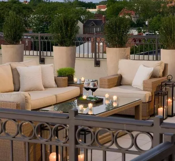 سوییت اجرایی, Archer Hotel Old Town Alexandria