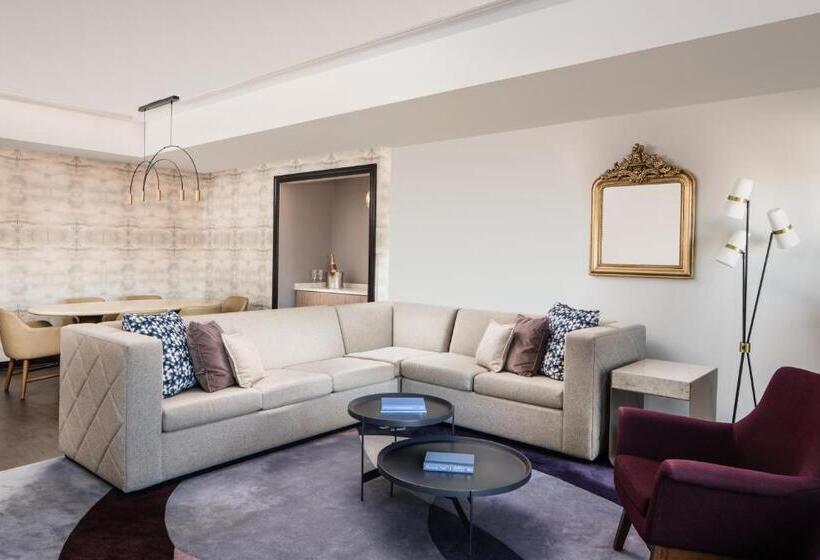 Президентский Люкс, Archer Hotel Old Town Alexandria