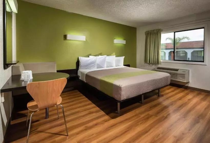 デラックスルーム, Motel 6 Canoga Park, Ca