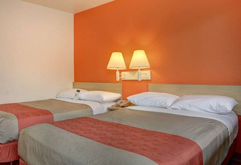 ２ダブルベッドのスタンダードルーム, Motel 6 Portland, Or  Central