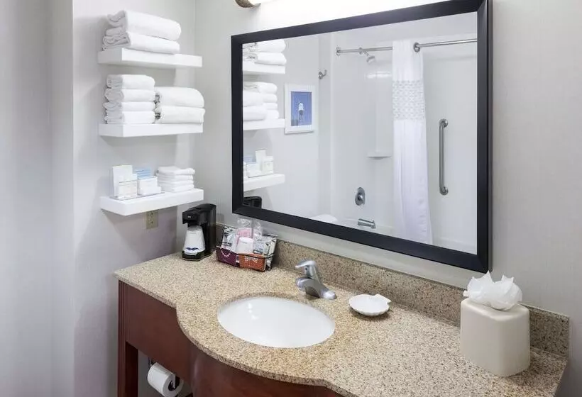 キングサイドベッドのスタンダードワンルーム, Hampton Inn & Suites Tulare
