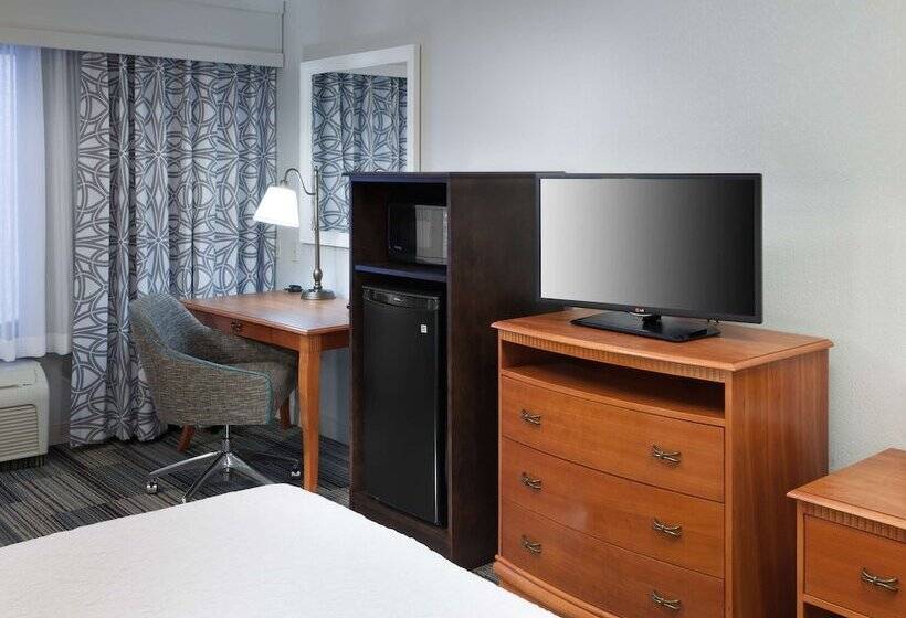 Студио Стандарт Кровать Кинг, Hampton Inn & Suites Tulare