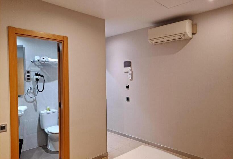 اتاق استاندارد, Hostal Las Flores Ramblas